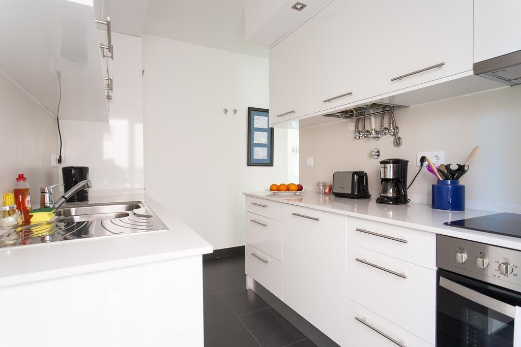 Joivy Joyful 2Br Apt With Terrace Nearby Sao Bento Palace Lisabona Cameră foto