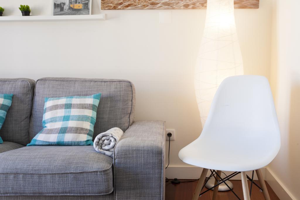 Joivy Joyful 2Br Apt With Terrace Nearby Sao Bento Palace Lisabona Cameră foto