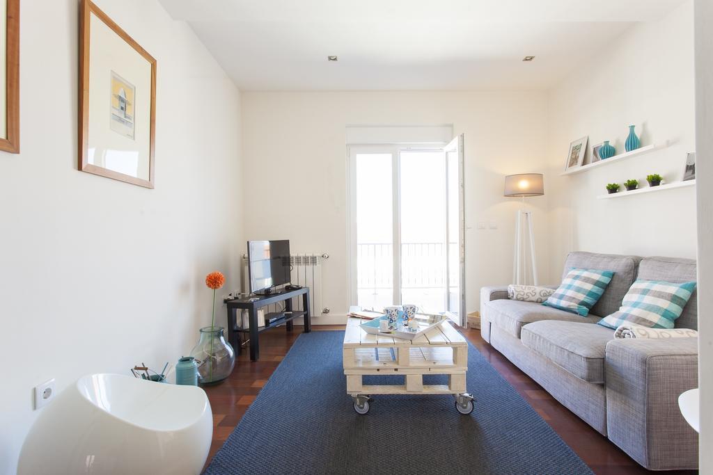 Joivy Joyful 2Br Apt With Terrace Nearby Sao Bento Palace Lisabona Cameră foto