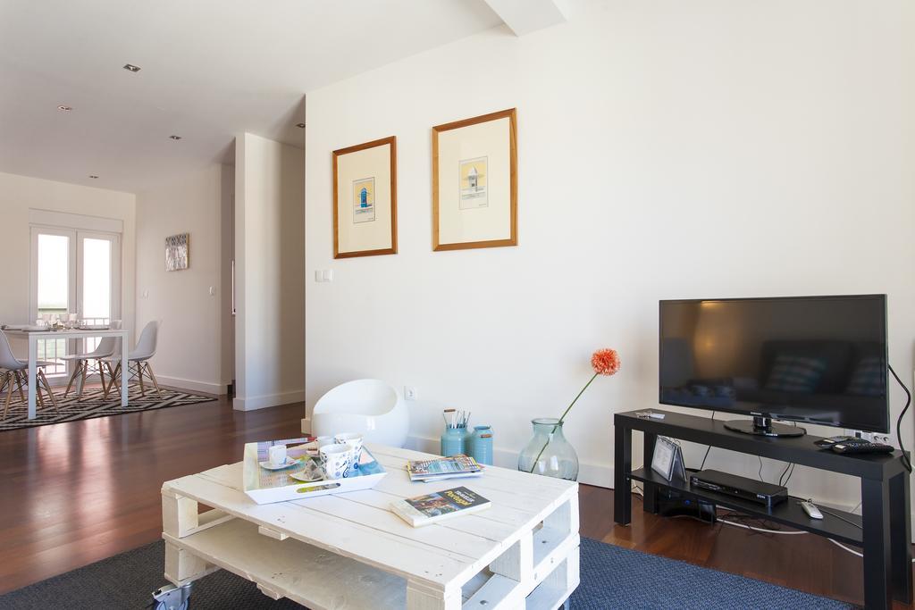 Joivy Joyful 2Br Apt With Terrace Nearby Sao Bento Palace Lisabona Cameră foto