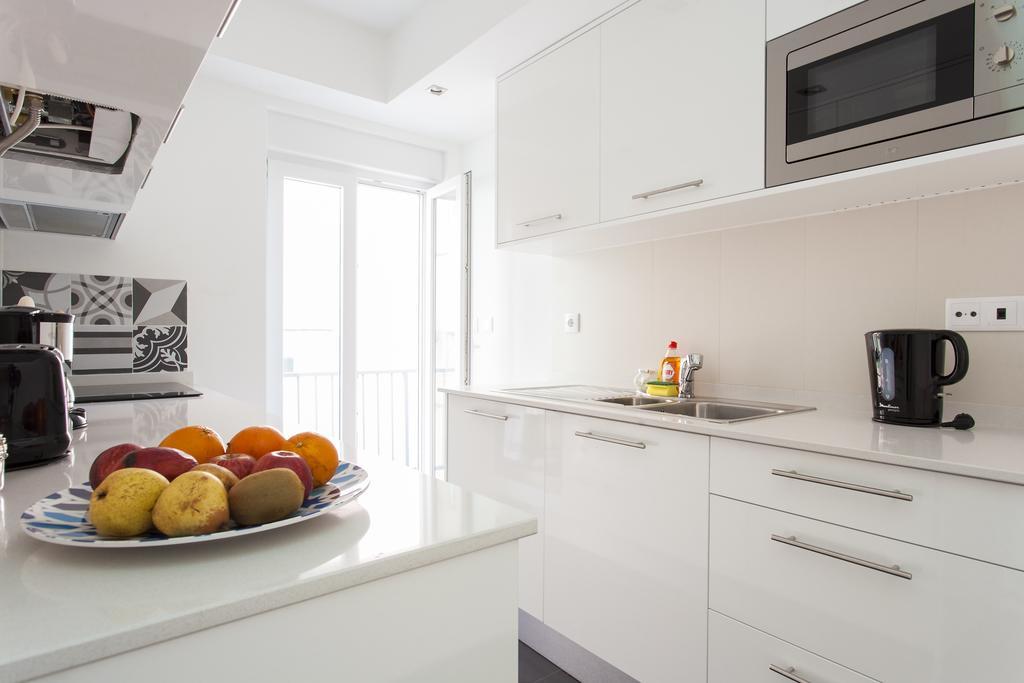 Joivy Joyful 2Br Apt With Terrace Nearby Sao Bento Palace Lisabona Cameră foto