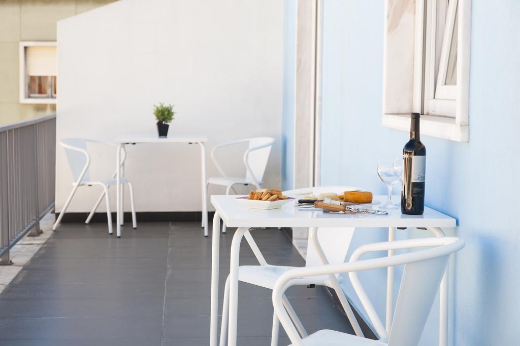 Joivy Joyful 2Br Apt With Terrace Nearby Sao Bento Palace Lisabona Cameră foto